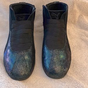 Puma black iridescent sneakers zip sides elastic faux laces  size 8 never worn